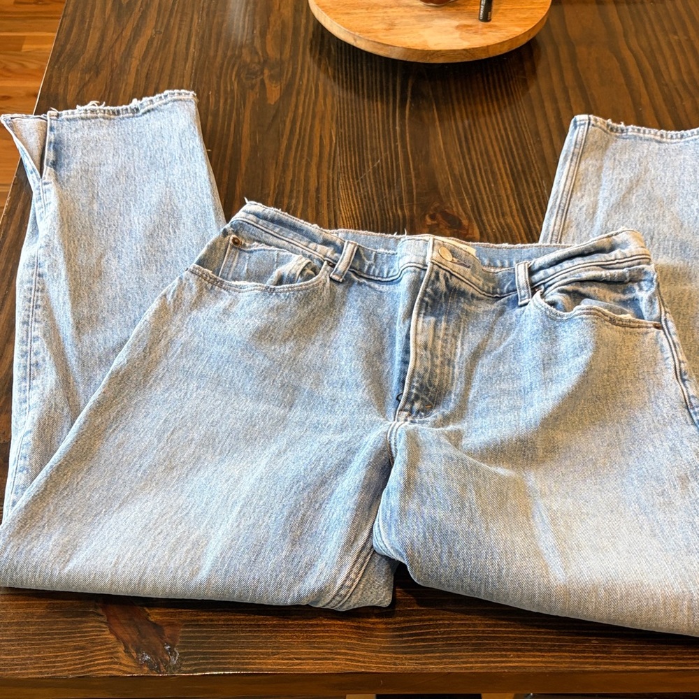 Abercrombie & Fitch light blue 90s Straight high-rise jeans